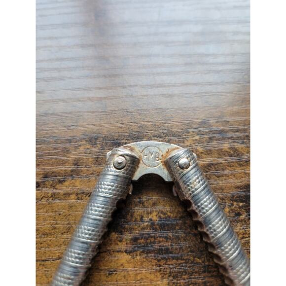 Vintage HMB 5" Nut Cracker/Sheller - used - Picture 2 of 7